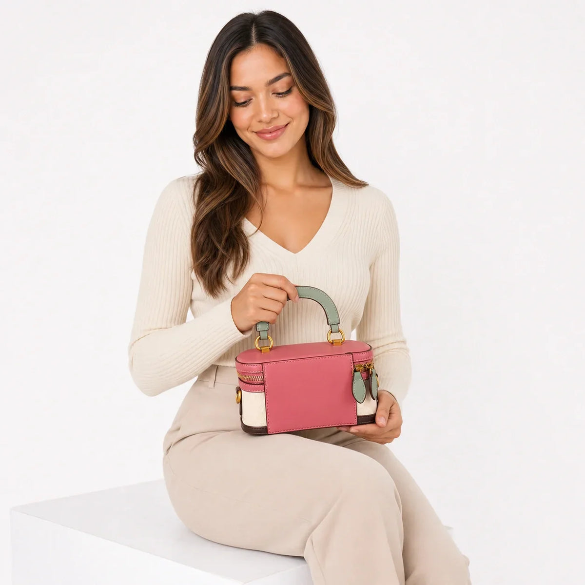 Mini Round Box Bag — Ines